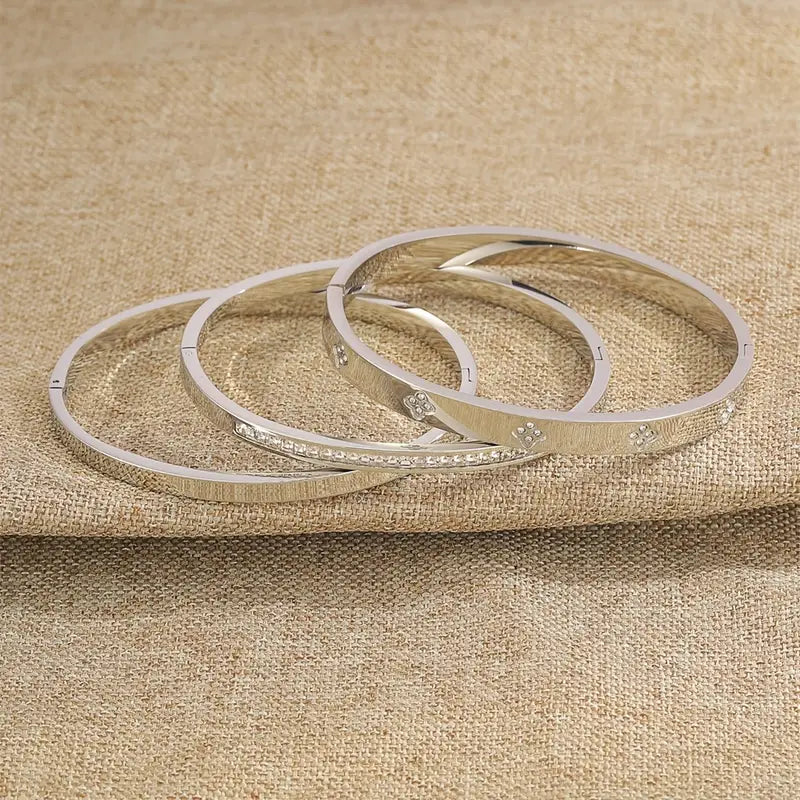 Armbänder mit Strass-Akzenten