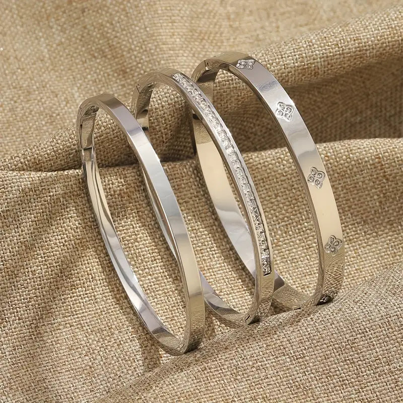Armbänder mit Strass-Akzenten