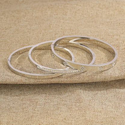 Armbänder mit Strass-Akzenten